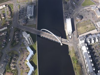Oblique aerial view of the Finnieston Bridge, looking NW.