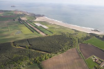 General oblique aerial view of John Muir Country Park, Peffer Sands and Ravensheugh Sands, looking NE.