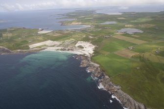 General oblique aerial view centred on the Links of Noltland, looking SE.