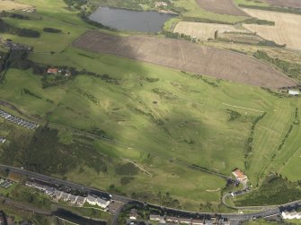 Oblique aerial view of Kinghorn Golf Course, looking to the NNW.