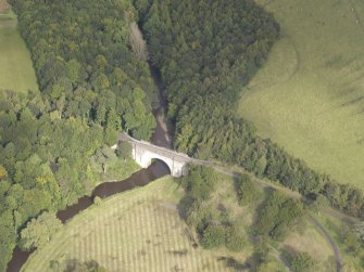 Oblique aerial view of Montague Bridge, looking to the N.