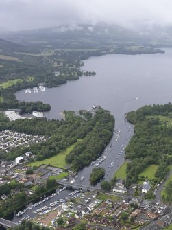 General oblique aerial view of River Leven, Loch Lomond and Alexandria, looking NW.