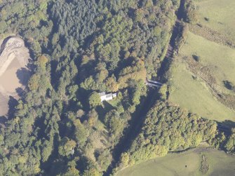 Oblique aerial view of Castlecary Castle, taken from the SSW.