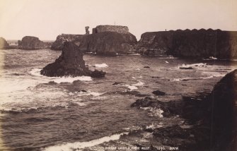Dunbar Castle. General view from W.
Titled: 'Dunbar Castle from West. 7096 G.W.W.
PHOTOGRAPH ALBUM NO. 195: PHOTOGRAPHS BY G W WILSON.