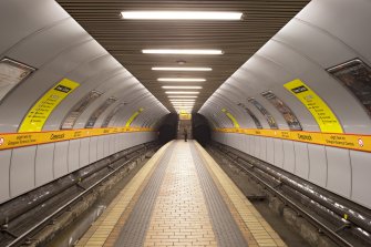View looking along the island platform of Cessnock subway station