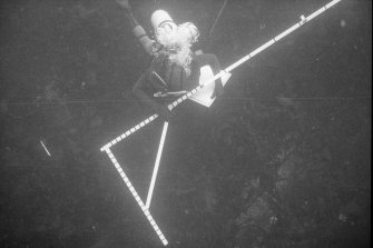 Keith Muckelroy with a template designed to measure the large anchor, almost certainly belonging to El Gran Grifón and found some 60m to seaward of the main site in a depth of 23m (1977).