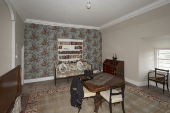 3rd floor.  Bedroom. General view showing chinese wallpaper