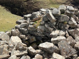 Detail of the dun entrance and the door-check.