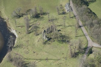 Oblique aerial view of Crawford Castle, looking to the W.