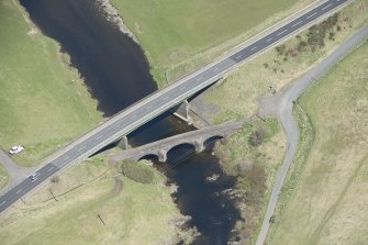 Oblique aerial view of Clyde's Bridge, looking to the N.