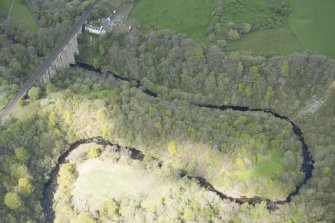 Oblique aerial view of Cumnock Bank Viaduct, looking to the WNW.