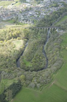 Oblique aerial view of Cumnock Bank Viaduct, looking to the SSW.