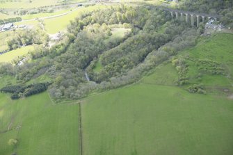 Oblique aerial view of Cumnock Bank Viaduct, looking to the SSE.