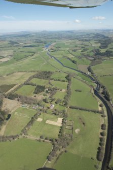 General oblique aerial view of the Upper Clyde Valley centred on Hardington House, looking to the ENE.