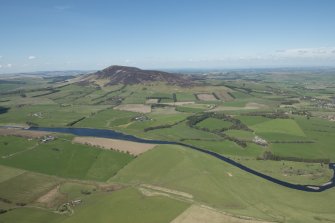 General oblique aerial view of the Upper Clyde Valley centred on Tinto Hill, looking to the NW.