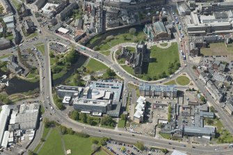 General oblique aerial view of the centre of Paisley centred on Paisley Abbey, looking to the WNW.