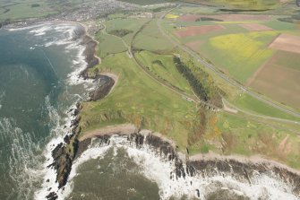 Oblique aerial view of Stonehaven Golf Course, looking to the WSW.