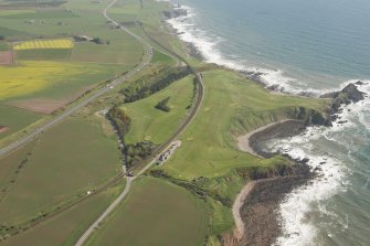 Oblique aerial view of Stonehaven Golf Course, looking to the N.