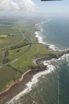 Oblique aerial view of Stonehaven Golf Course, looking to the N.