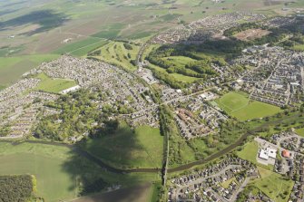 Oblique aerial view of Ellon, looking to the NNE.