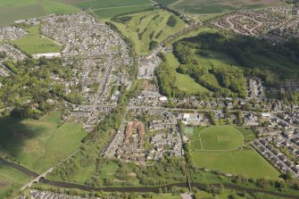 Oblique aerial view of Ellon, looking to the NNW.