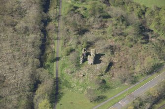 Oblique aerial view of Lochore Castle, looking to the SW.