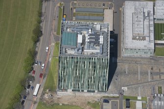 Oblique aerial view of Sir Duncan Rice Library, looking to the N.