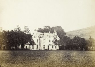 View of Kilmichael of Inverlussa, the former Parish Manse Of North Knapdale, now known as Inverlussa House, Knapdale, Argyll.
The image has been given the title '6'.
PHOTOGRAPH ALBUM No. 187, (cf PAs 186 and 188) Rev. J.B. MacKenzie of Colonsay Albums,1870, vol.2.
