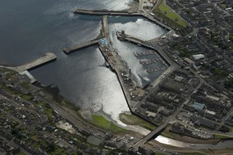 Oblique aerial view of Wick Harbour and Wick Harbour Bridge, looking SE.