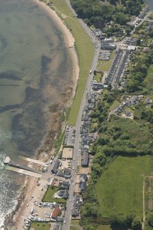 General oblique aerial view of the Hamilton Terrace area of Lamlash with adjacent pier, looking to the SSW.