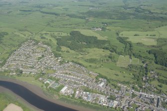 Oblique aerial view of Kirkcudbright and golf course, looking to the E.