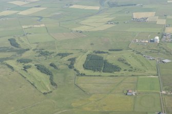 Oblique aerial view of Thurso Golf Course, looking to the SE.