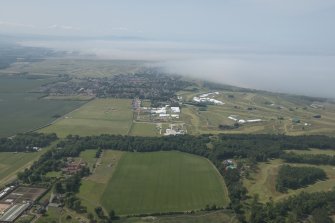 General oblique aerial view of Gullane and Murfield Golf Course, looking W.