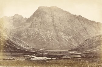 General view of mountains.
Titled 'Blaven, Skye, 609 J.V.'
PHOTOGRAPH ALBUM No.33: COURTAULD ALBUM.