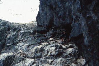  P Moore leaving bothy, Stac Lee.