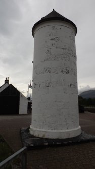 Corpach Beacon showing full height from west, light on south site