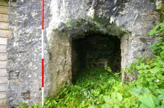 The outer draw-hole of the right-hand pot, with the fore-shed abutting on the left. Scale 2 metres. (Colin Martin)