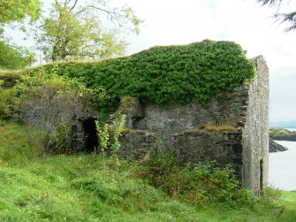 The lean-to building at the rear of Kiln B. Scale 2 metres. (Paula Martin)