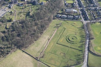 Oblique aerial view of King's Knot and the site of the military camp, taken in2014.
