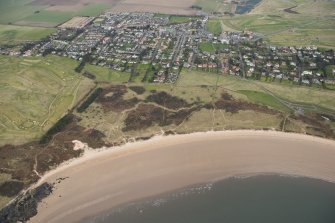 General oblique aerial view of Gullane, looking SSE.