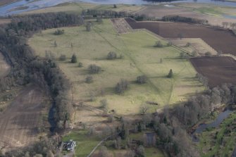 Oblique aerial view of Delvine Golf Course and Inchtuthil, looking SSE.