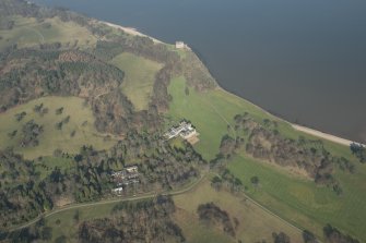Oblique aerial view of Dalmeny House and Barnbougle Castle, looking to the NNE.