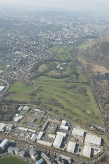 Oblique aerial view of Prestonfield Golf Course, looking to the WNW.