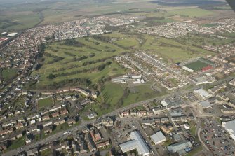 Oblique aerial view of Falkirk Tryst Golf Course, looking to the N.