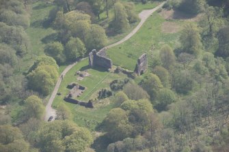 Oblique aerial view of Lochmaben Castle, looking SE.