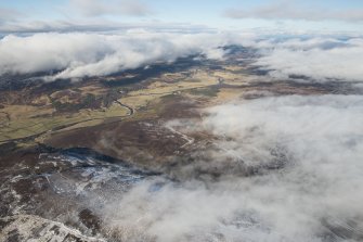 General oblique aerial view of the River Findhorn, Kylachie House and Clune Lodge, looking N.