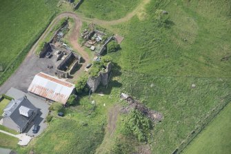 Oblique aerial view of Kipps Farmhouse and Kipps Tower, looking WSW.