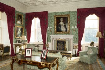 Drawing room. General view.