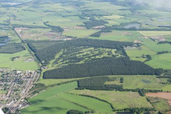 General oblique aerial view of Ladybank Golf Course, looking NNW.