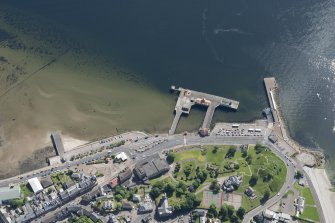 Oblique aerial view of Pier Esplanade, Dunoon, looking E.